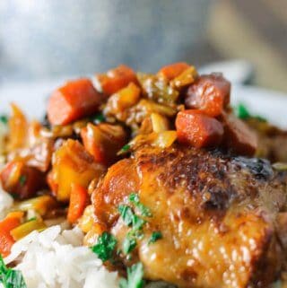 Braised chicken with carrots and leaks
