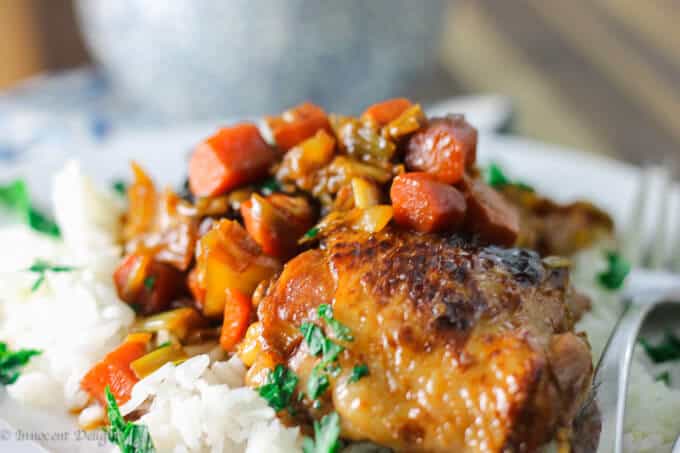 Braised chicken with carrots and leaks