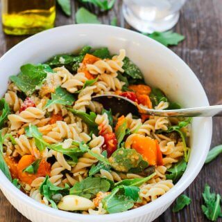 Quinoa pasta with No-cook tomato sauce