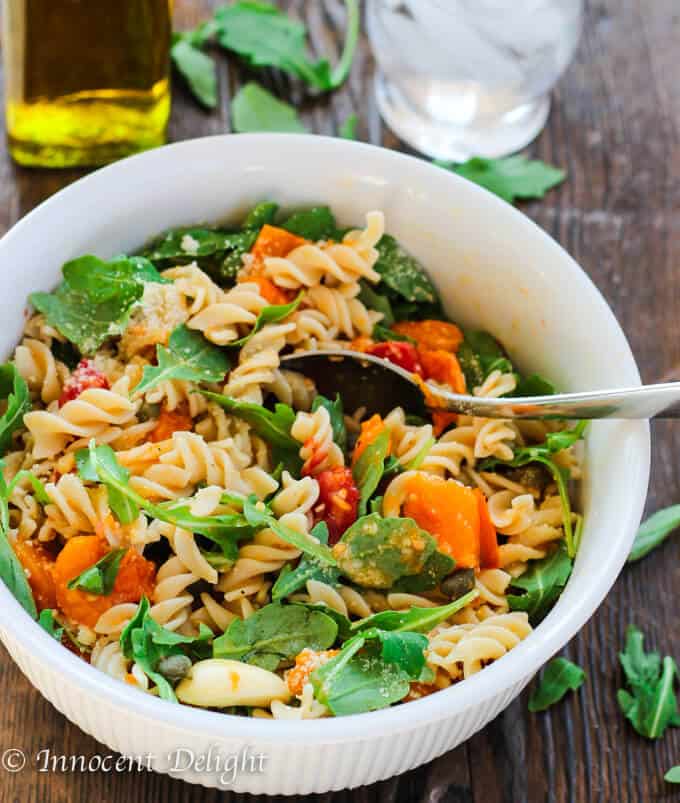 Quinoa pasta with No-cook tomato sauce