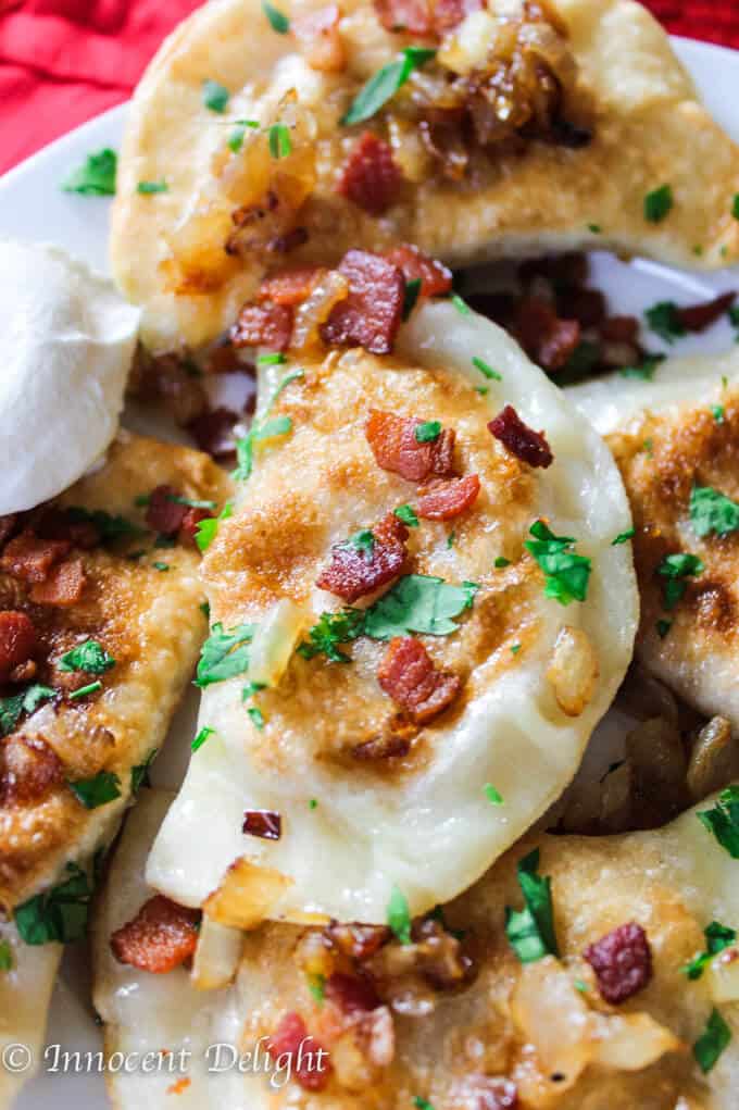 polacco Pierogi con formaggio, patate e pancetta