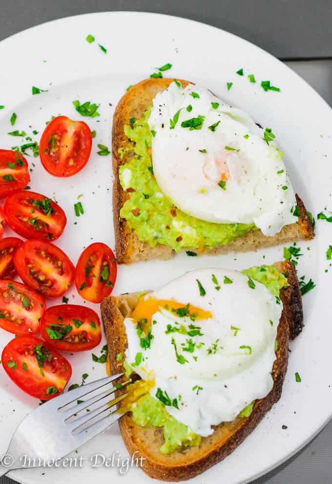 smashed avocado with poached egg toast