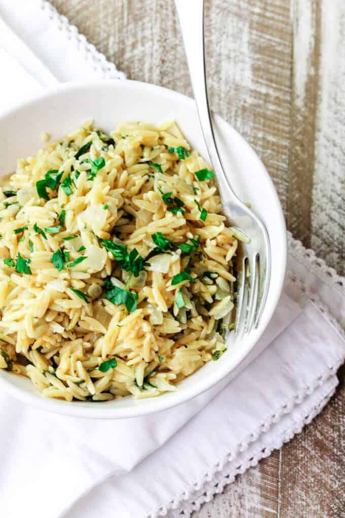 Parmesan Spinach Orzo can serve as a super quick and flavorful side dish, or a vegetarian entree. It contains only 4 ingredients and it's ready in 15 minutes.