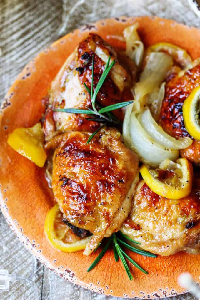  Baked Honey Lemon Chicken with Garlic and Rosemary is a fantastic dish for a date night in. It tastes super delicious, but requires minimal preparation. A win-win situation. #NationalHoneyMonth #SavorGoldenMoments #Ad