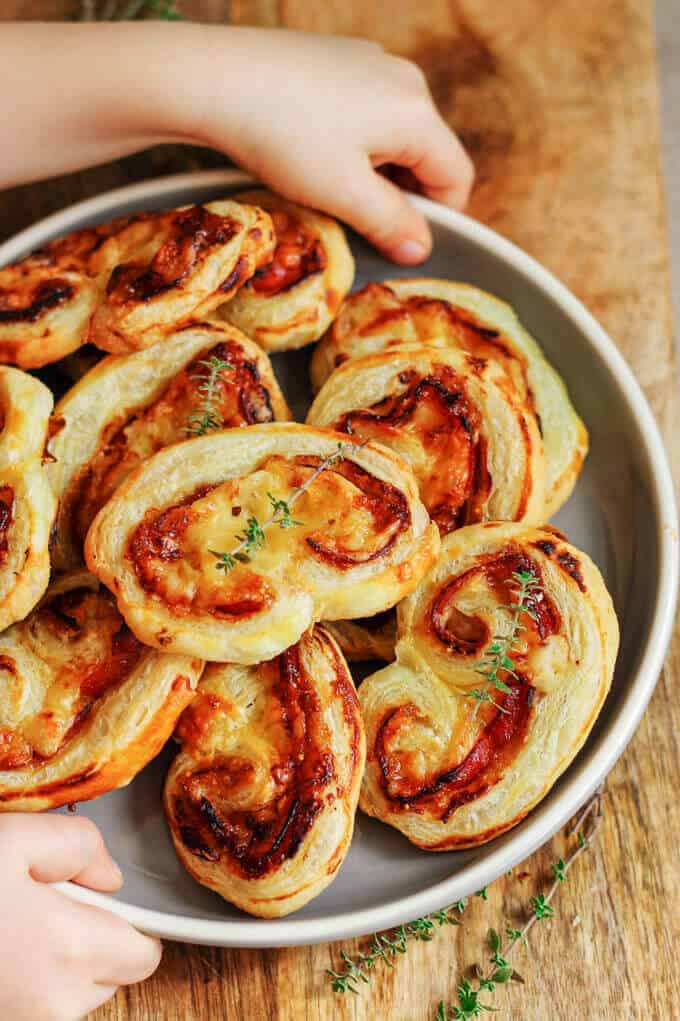 Mahon-Menorca Pinwheels with Fig Jam & Serrano Ham will be the appetizer that your whole family is clamoring for on Thanksgiving. Packed with flavor and quick to make - this appetizer is a winner. #Ad #MahonCheese